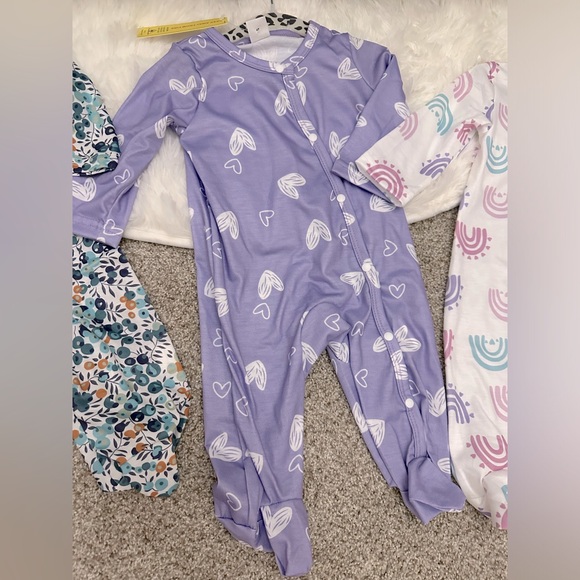 SHEIN Baby Girl Footie Sleepers 3-6 months - Picture 4 of 5